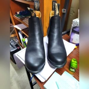 Blundstone Women's Black Leather Heeled Chelsea Ankle Boots Size 8.5